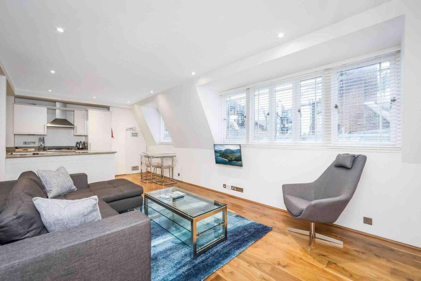 2 Bed Apartment- Regent Street! Apartment *