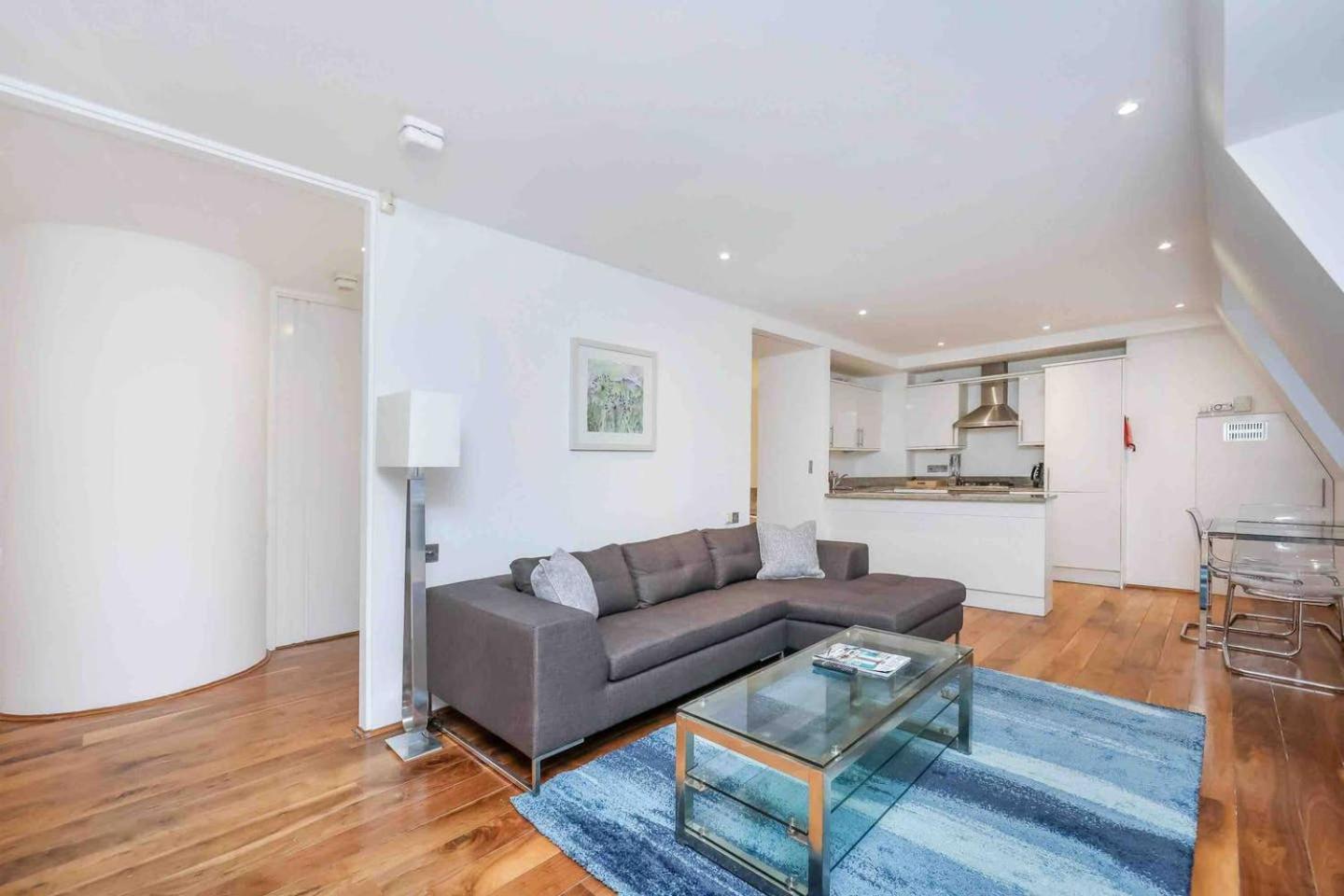 Apartment 2 Bed Apartment- Regent Street!