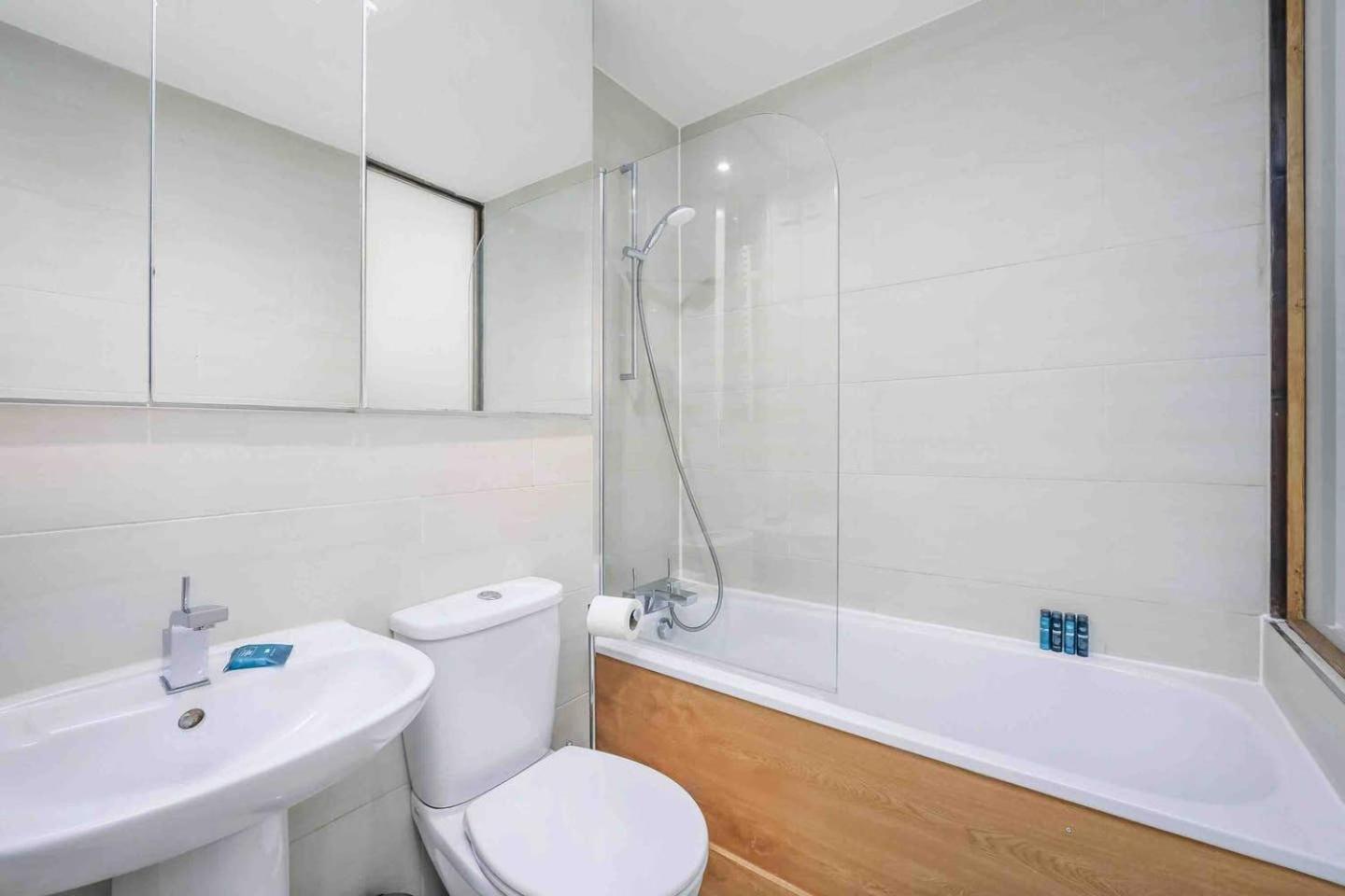 2 Bed Apartment- Regent Street! Апартаменты *